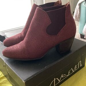 Anthropologie Bordeaux/wine ankle boots